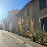 Coeur Historique De Entre Palais Et * Cannes
